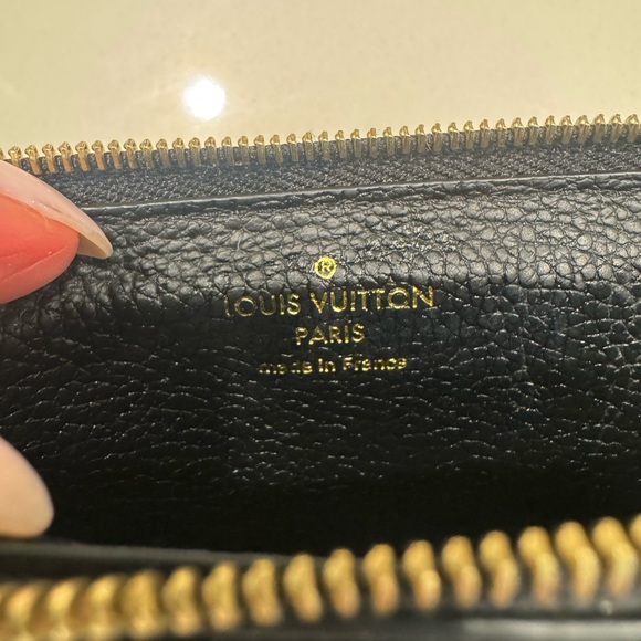 Louis Vuitton Black Card Holder Recto Verso - Picture 9 of 10
